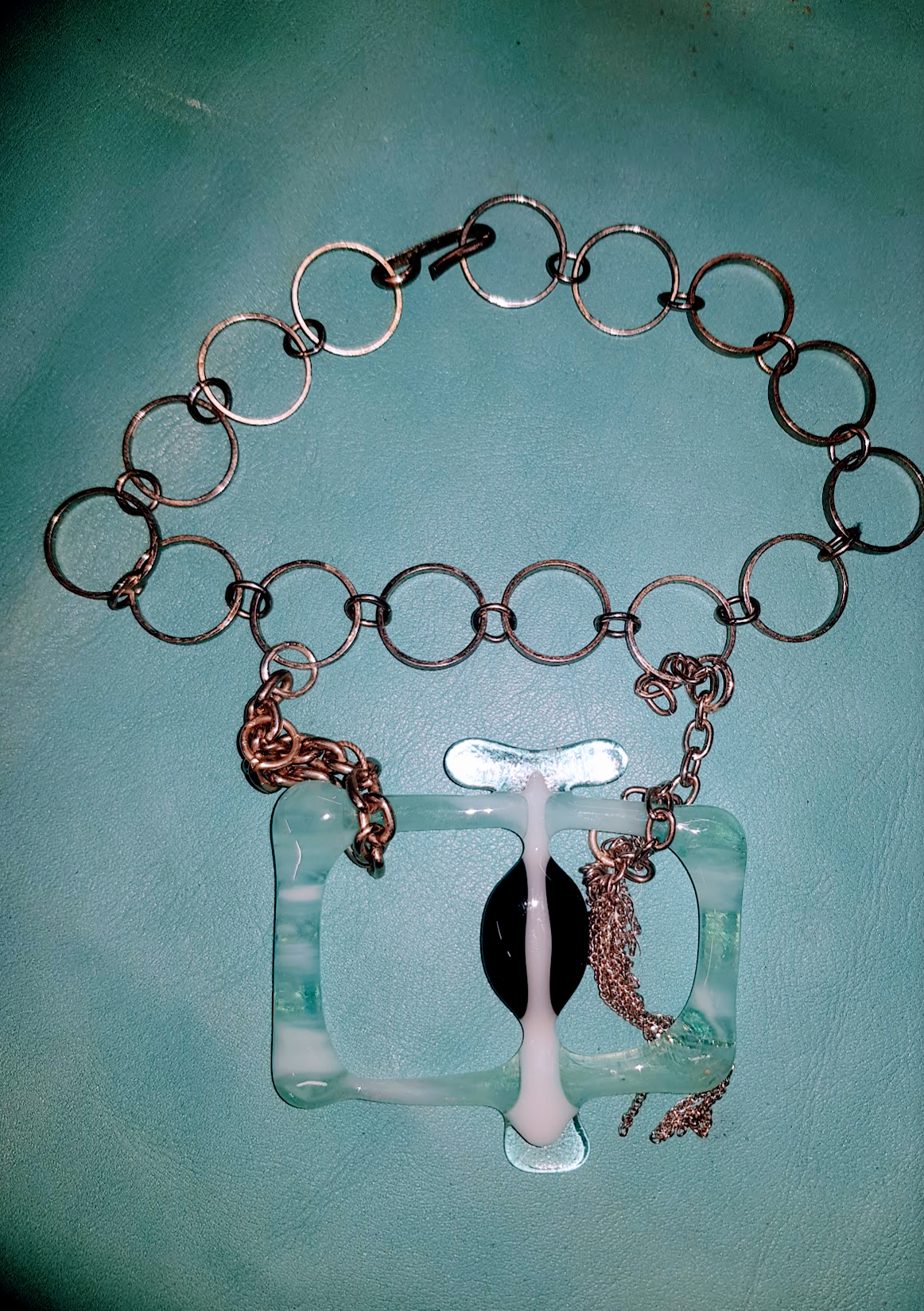 sOs. GlaSS Choker V