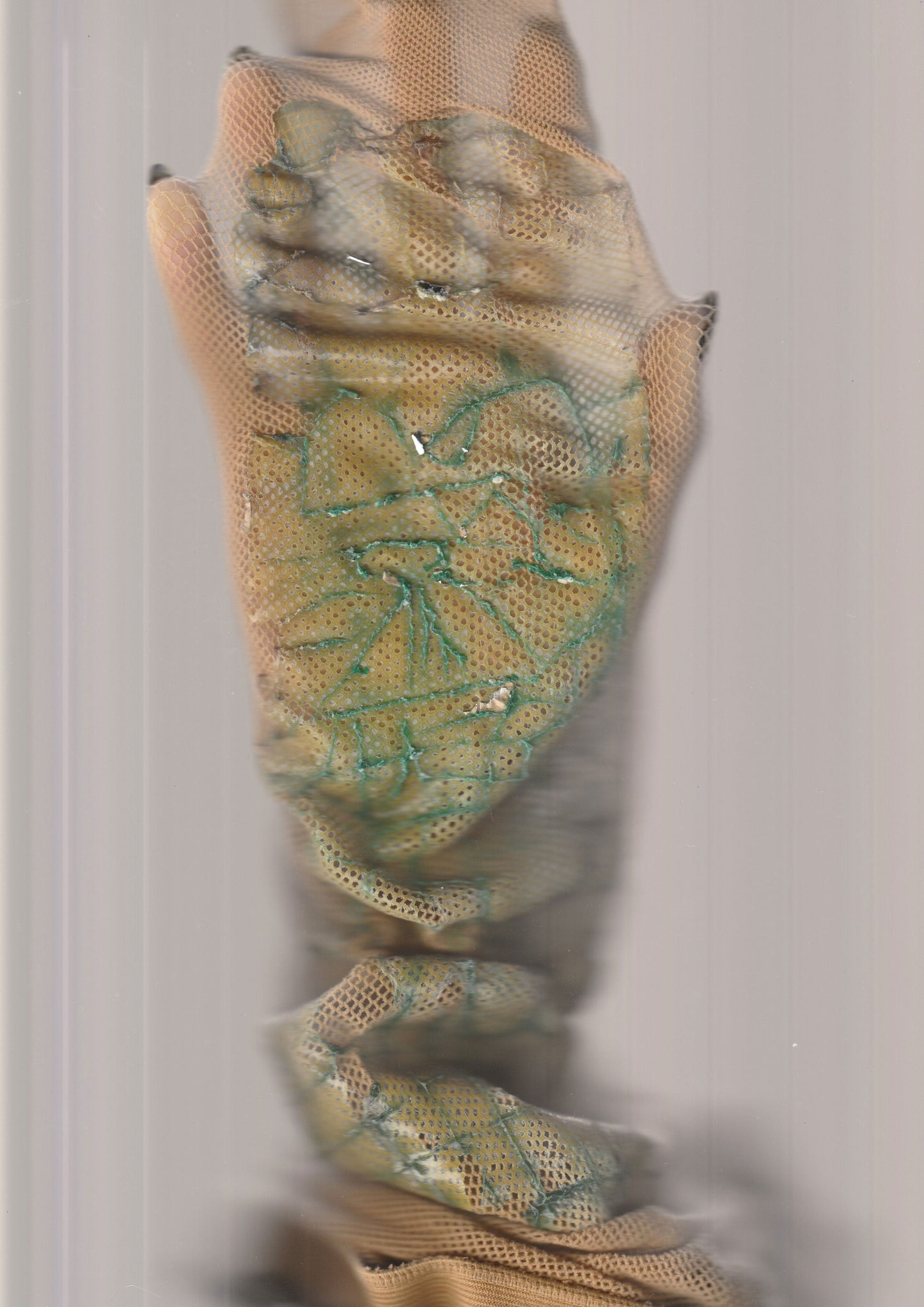 sOs_2oSLEEVES burnt fishnet triple stripe eye
