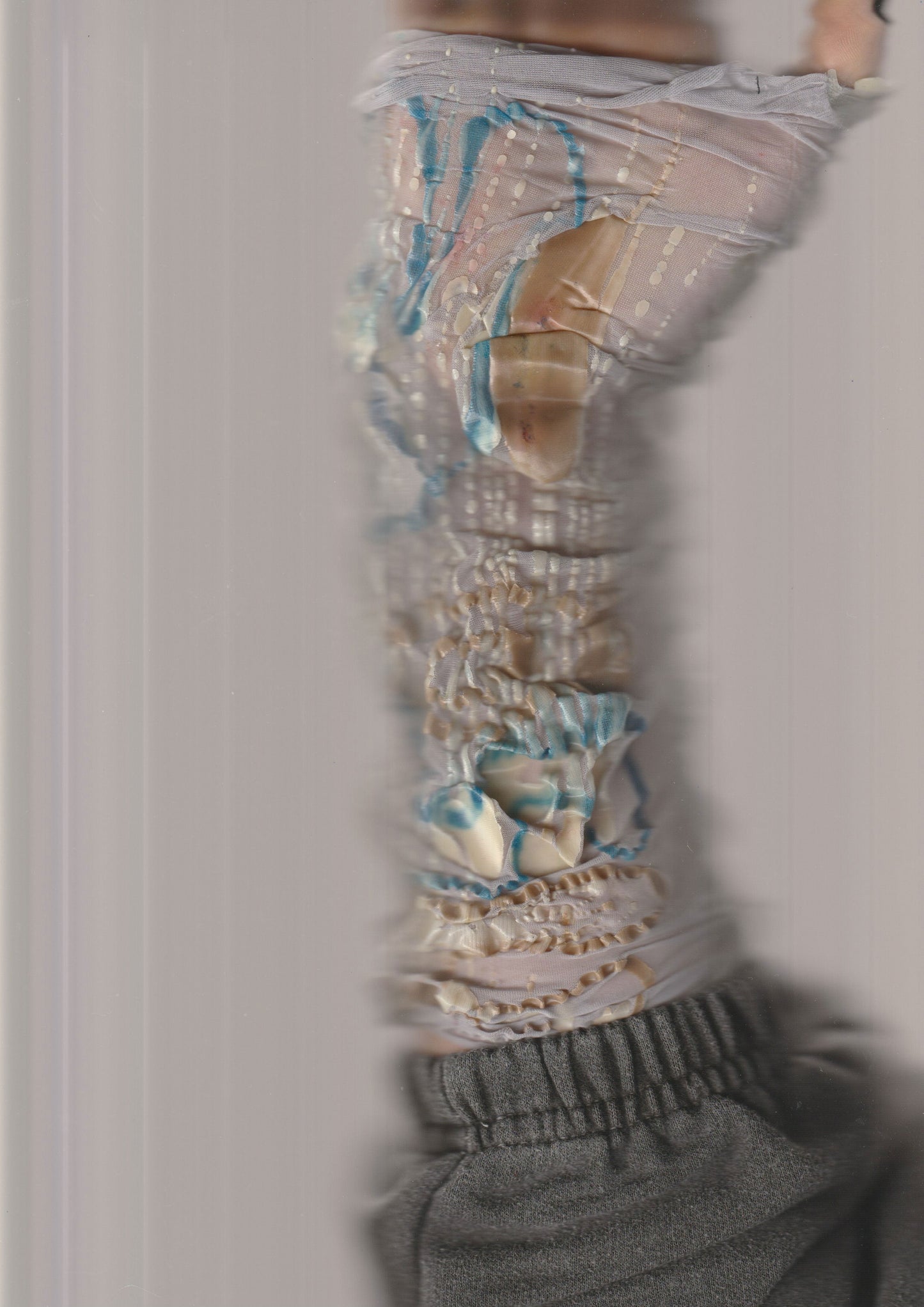 sOs_2oSLEEVES burnt fishnet triple stripe eye